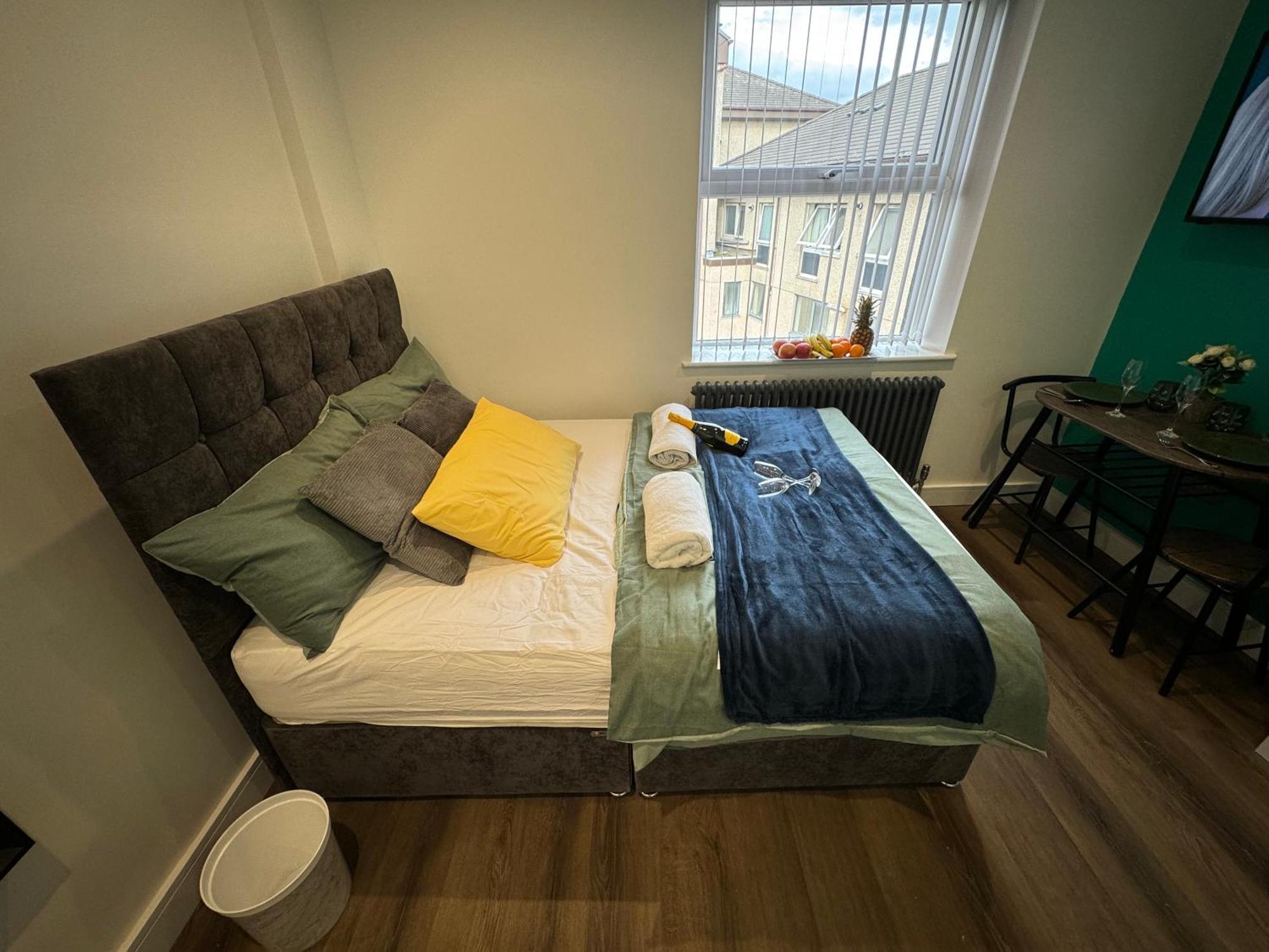 Southgate Luxury Apartments Elland Exterior foto